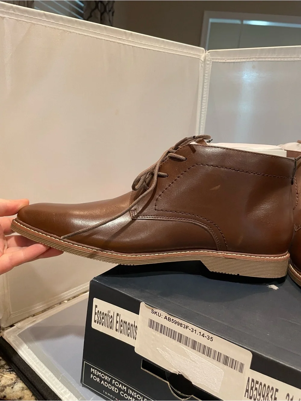 NIB Tommy Hilfiger 10 Men's Brown Faux Leather Rosell Lace Up Chukka Boots R $80